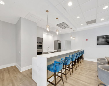 545 N Dearborn Street - Photo Thumbnail 34