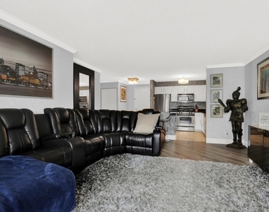 545 N Dearborn Street - Photo Thumbnail 1