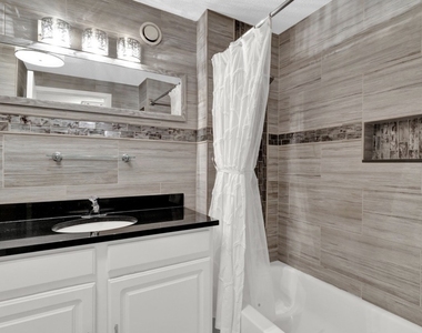 545 N Dearborn Street - Photo Thumbnail 12