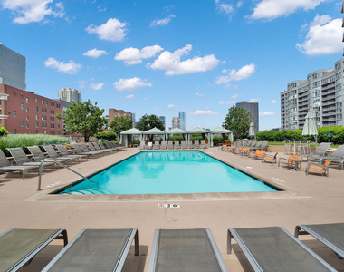 545 N Dearborn Street - Photo Thumbnail 18