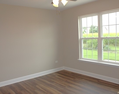 518 Carriage Court - Photo Thumbnail 9