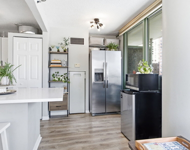 111 W Maple Street - Photo Thumbnail 12