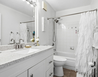 111 W Maple Street - Photo Thumbnail 18