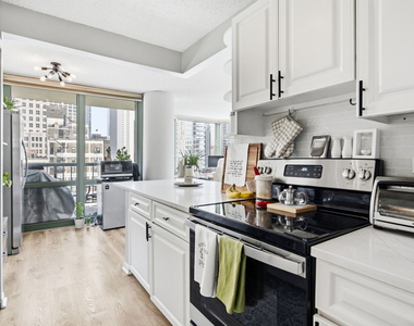 111 W Maple Street - Photo Thumbnail 7