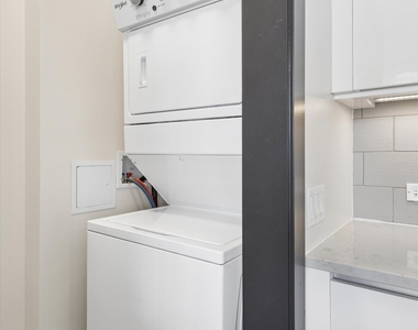 171 N Aberdeen Street - Photo Thumbnail 8