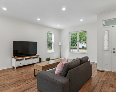 1329 Amaranth Drive - Photo Thumbnail 4