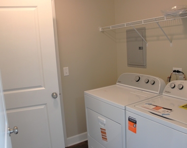 520 Carriage Court - Photo Thumbnail 8