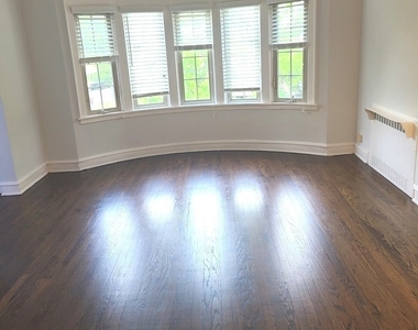 5256 N Virginia Avenue - Photo Thumbnail 1