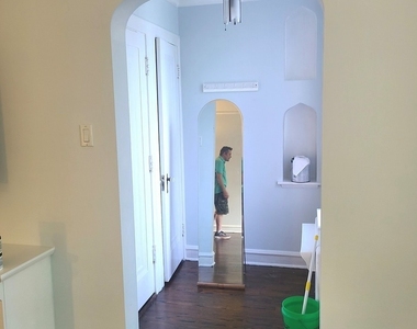 5256 N Virginia Avenue - Photo Thumbnail 4
