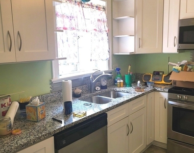 5256 N Virginia Avenue - Photo Thumbnail 6