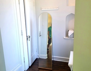 5256 N Virginia Avenue - Photo Thumbnail 5