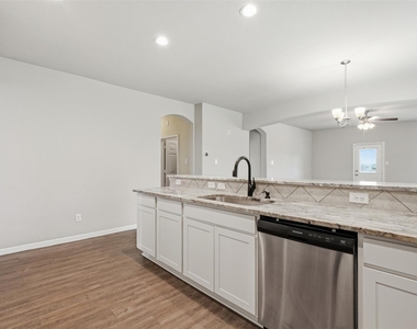 4305 E Bayou Maison Circle - Photo Thumbnail 7