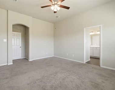 4305 E Bayou Maison Circle - Photo Thumbnail 14