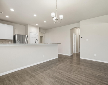 4305 E Bayou Maison Circle - Photo Thumbnail 9