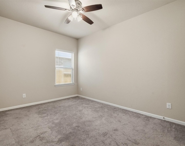4305 E Bayou Maison Circle - Photo Thumbnail 22