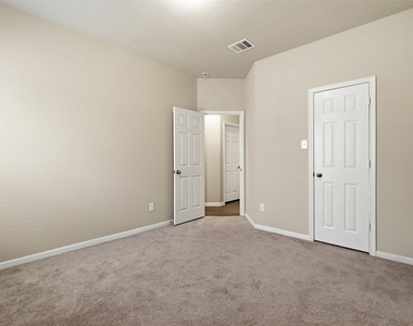 4305 E Bayou Maison Circle - Photo Thumbnail 21