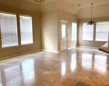 2822 Chalet Knolls Lane - Photo Thumbnail 6
