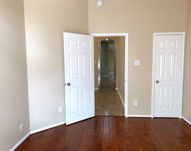 2822 Chalet Knolls Lane - Photo Thumbnail 19