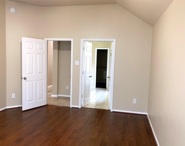 2822 Chalet Knolls Lane - Photo Thumbnail 20