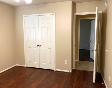 2822 Chalet Knolls Lane - Photo Thumbnail 25