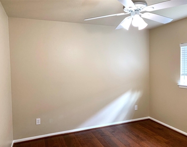 2822 Chalet Knolls Lane - Photo Thumbnail 27