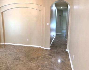 2822 Chalet Knolls Lane - Photo Thumbnail 15