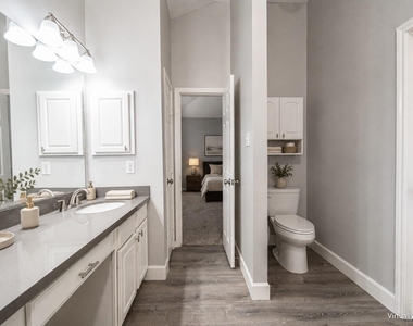 3143 W Hampton Drive - Photo Thumbnail 11