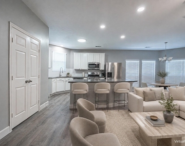 3143 W Hampton Drive - Photo Thumbnail 8