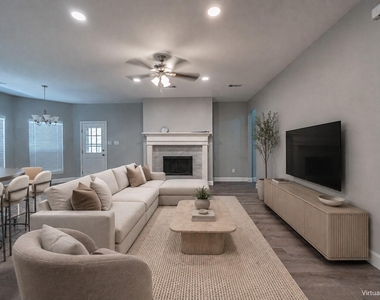 3143 W Hampton Drive - Photo Thumbnail 3