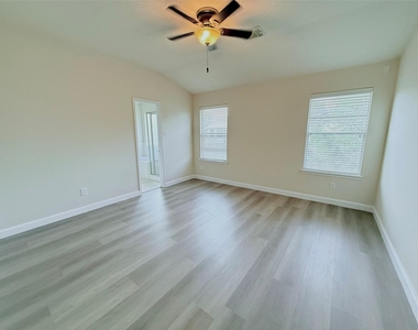 26430 Richwood Oaks Drive - Photo Thumbnail 15