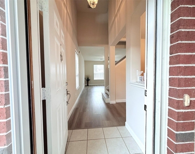26430 Richwood Oaks Drive - Photo Thumbnail 2