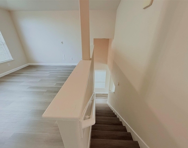 26430 Richwood Oaks Drive - Photo Thumbnail 12