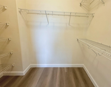 26430 Richwood Oaks Drive - Photo Thumbnail 18
