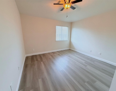 26430 Richwood Oaks Drive - Photo Thumbnail 21
