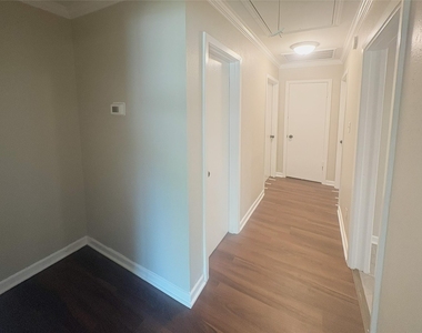 225 Sarlee Drive - Photo Thumbnail 10