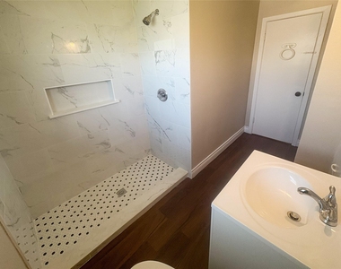 225 Sarlee Drive - Photo Thumbnail 13