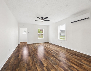 2701 Truxillo Street - Photo Thumbnail 4
