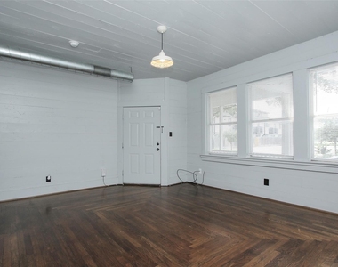316 Eastwood Street - Photo Thumbnail 9