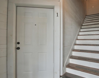316 Eastwood Street - Photo Thumbnail 13