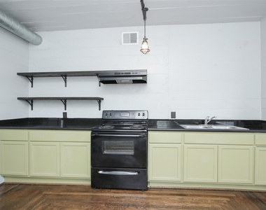316 Eastwood Street - Photo Thumbnail 11
