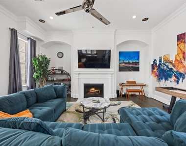 2506 Mckinney Street - Photo Thumbnail 2