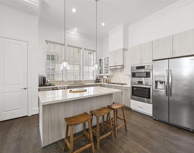 2506 Mckinney Street - Photo Thumbnail 6