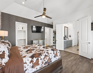 2506 Mckinney Street - Photo Thumbnail 24