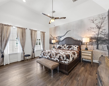 2506 Mckinney Street - Photo Thumbnail 16