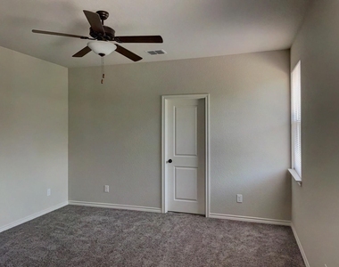 1131 Yaupon Drive - Photo Thumbnail 21