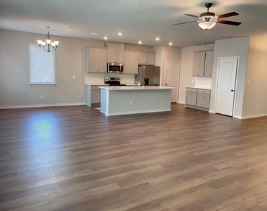 1131 Yaupon Drive - Photo Thumbnail 7