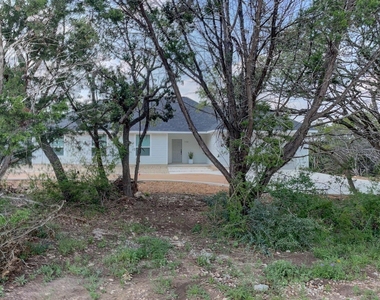 1131 Yaupon Drive - Photo Thumbnail 4