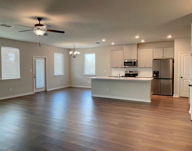 1131 Yaupon Drive - Photo Thumbnail 6