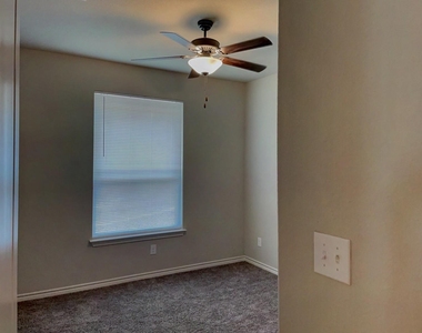 1131 Yaupon Drive - Photo Thumbnail 15