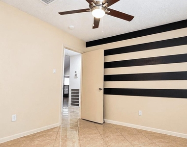13914 Bonnington Drive - Photo Thumbnail 9